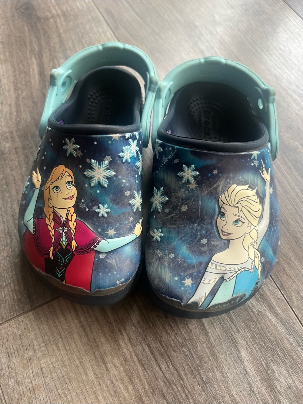 CROCS Kids Frozen Anna & Elsa crocs in Light Blue and Navy